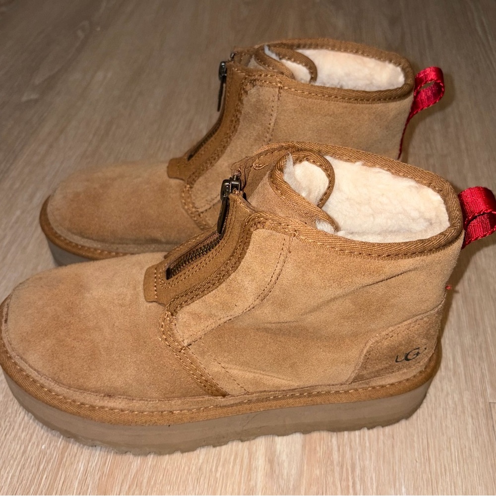 UGG WOMEN NEUMEL PLATFORM ZIP CHESTNUT BOOTS | SIZE US 8